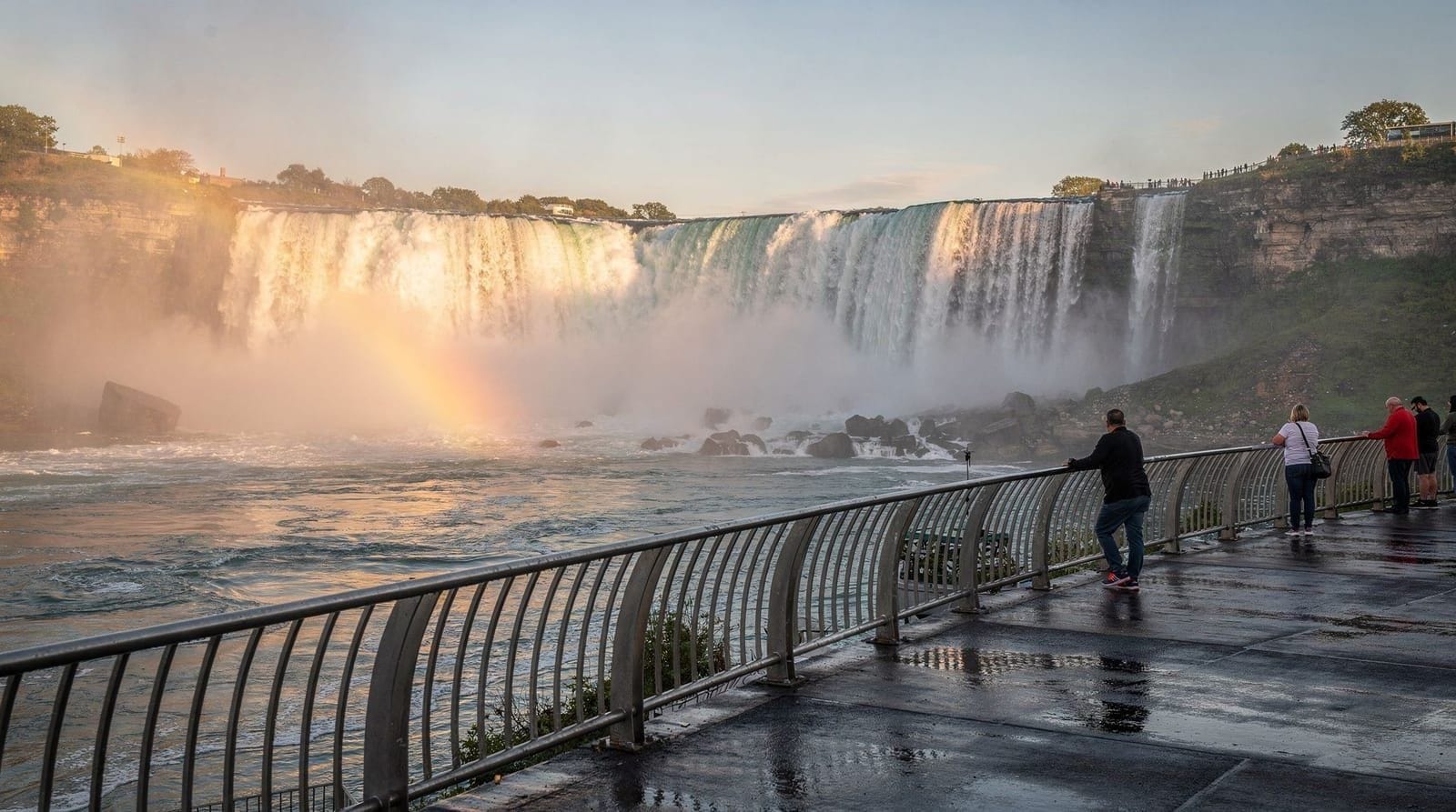 Wie man Menschenmassen an den Niagarafällen vermeidet — Praktische Timing- und Tour-Taktiken, die Wartezeiten an den Niagarafällen wirkl