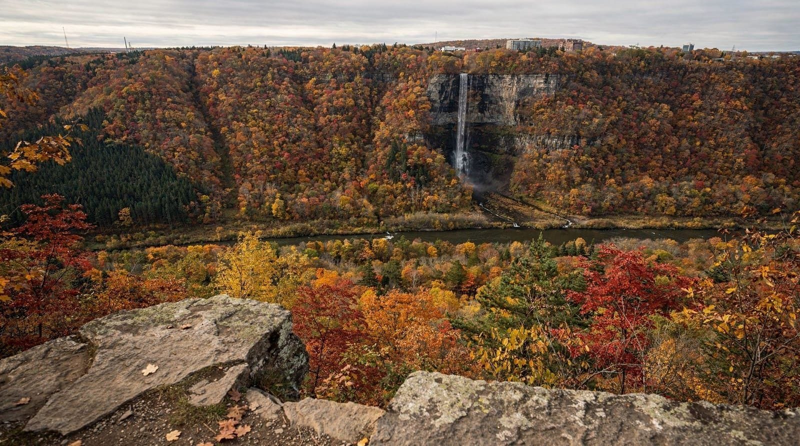 Dundas Peak Hamilton wandelgids — Dundas Peak, Tews Falls en Websters Falls — Hamiltons lus met watervallen en uit
