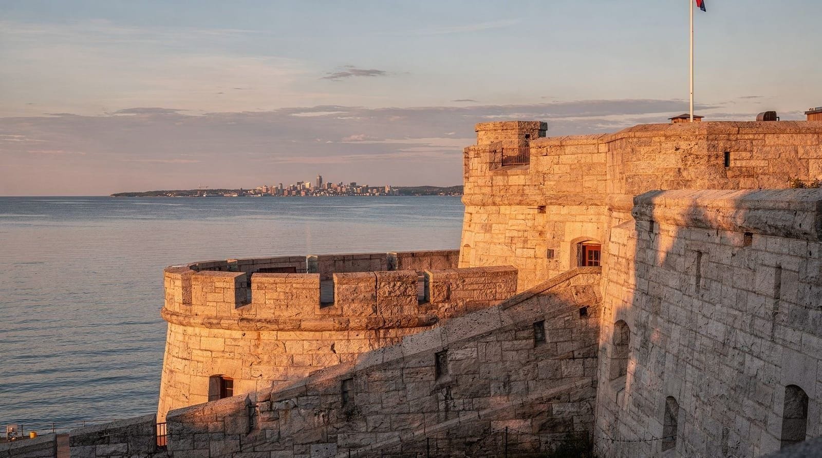 Dagtrip naar Kingston vanuit Toronto — Kingston, Ontario als dagtrip vanuit Toronto: VIA Rail versus rijden, Fort Henry