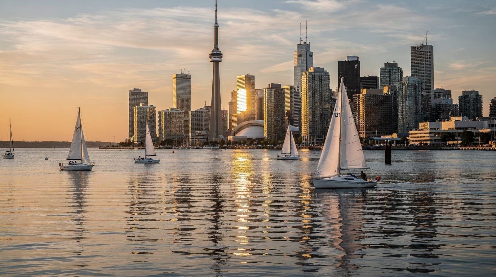 Escapada de fin de semana a Toronto — Itinerario ajustado de 2 días en Toronto: centro, Harbourfront y Distillery Dist